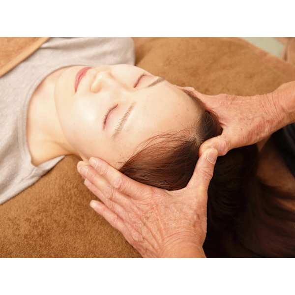 美顔＆ヘッドマッサージ　30分￥3300★自分へのご褒美に♪小顔＆リフトアッップ！