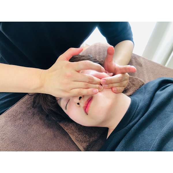 【初回体験】小顔矯正＋ヘッドスパ＋顎関節調整（30分） ¥3000