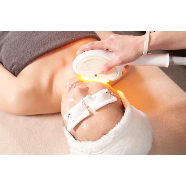 【3回体験】毛穴の黒ずみ解決光フェイシャルツルンたまご肌90分 ¥9900(3回で)