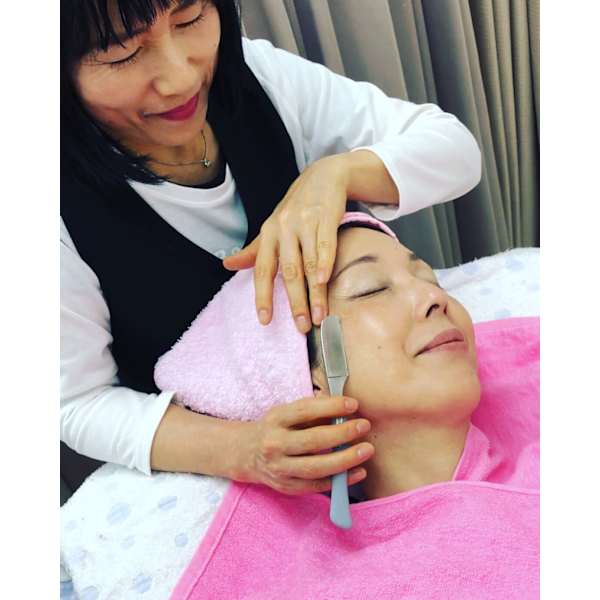 【楽天限定メニュー☆】シェービング＋カラー(リタッチ)コース　￥8,600→￥5,900