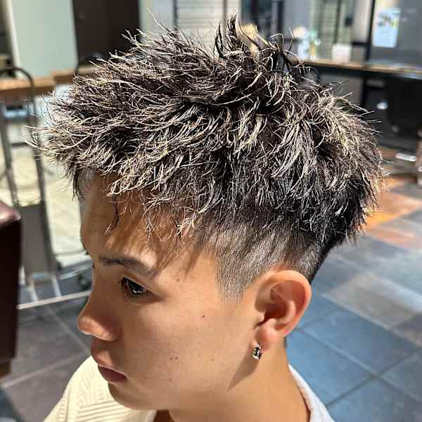 平日限定【メンズ特化 谷辻が担当☆】 men'sカット+眉カット ¥4950