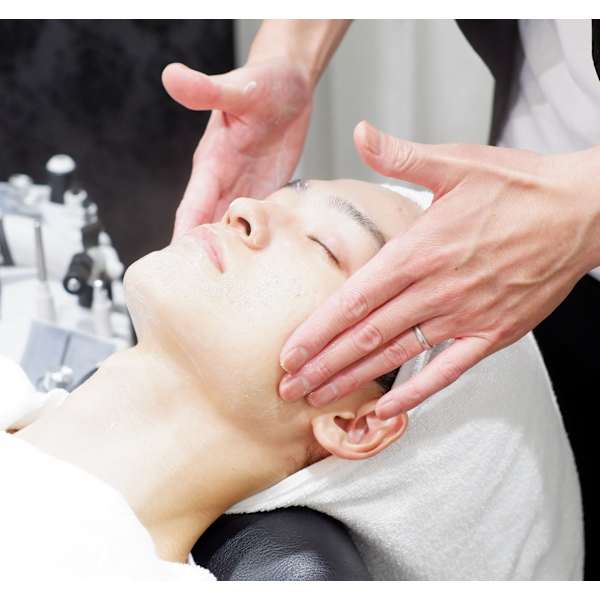 ☆お顔と頭皮のWケア☆カット+眉毛カット+お顔剃り+フェイスエステ+ショートスパ