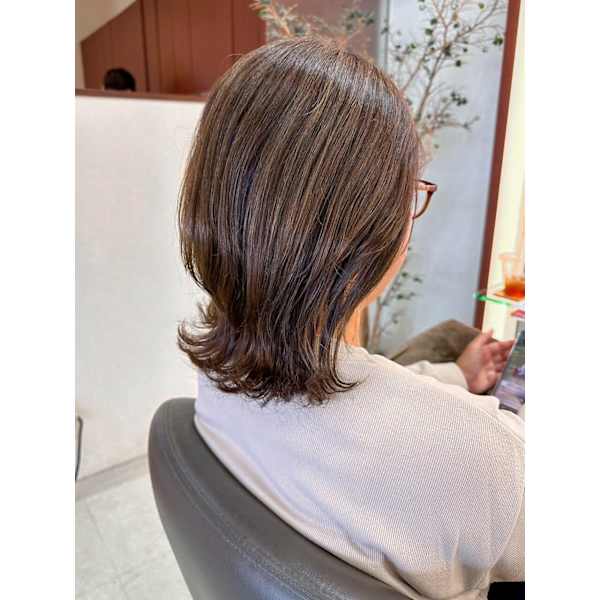 【白髪を明るく自然に染める脱白髪染めカラー】カット+脱白髪染めカラー