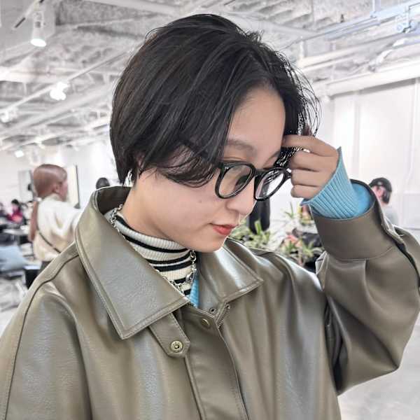 【新規限定】☆カット＋艶トリートメント　〈新宿駅/新宿三丁目〉