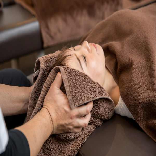 【慢性的な頭痛・眼精疲労に】 深頭圧ドライヘッドスパ ３０分