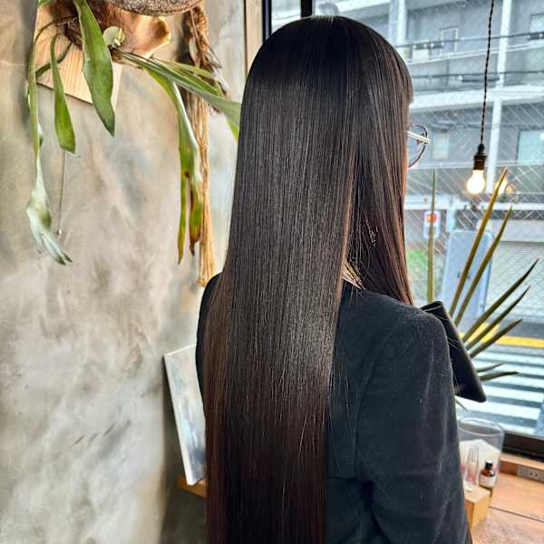 【しっかり癖を伸ばしたい人✳︎】縮毛矯正+enne デザインカット《地毛のようなストレートヘアに☆