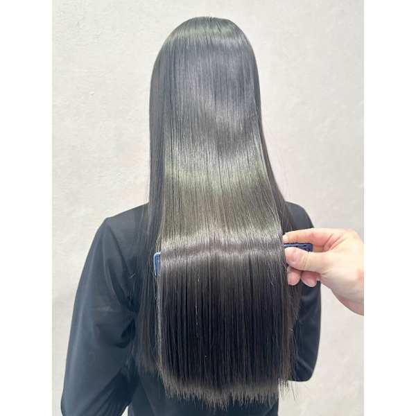 広がりうねり矯正★カット+全体縮毛矯正＋トリートメント