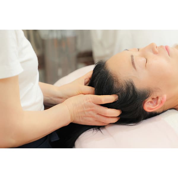 疲労回復・睡眠改善　ドライヘッドスパ＋デコルテ・首肩オイルマッサージ付き