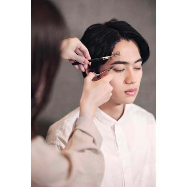 メンズ眉毛アイブロウ　￥2,200［眉カット／眉毛カット］