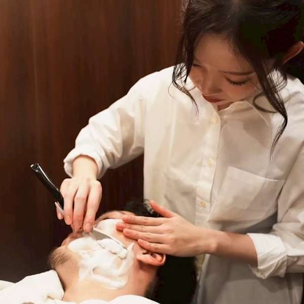 プレミアムシェービング美白パック付きカットコース￥6,820