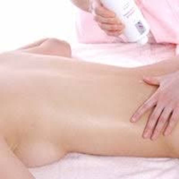 全身リンパを流す！アロマ　ボディーリラクシングコース（バンテージ付）【女性限定】