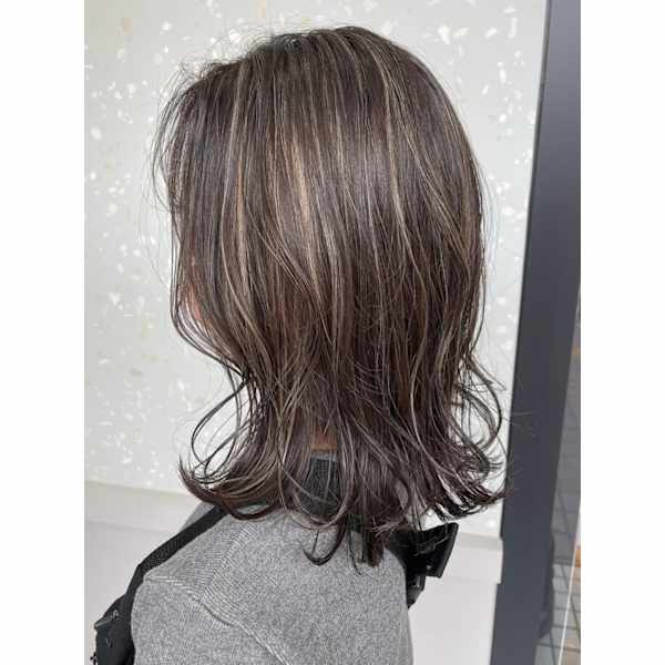 【白髪ぼかしも可能】 カット＋艶カラー＋ハイライト＋3ステップトリートメント　12650円