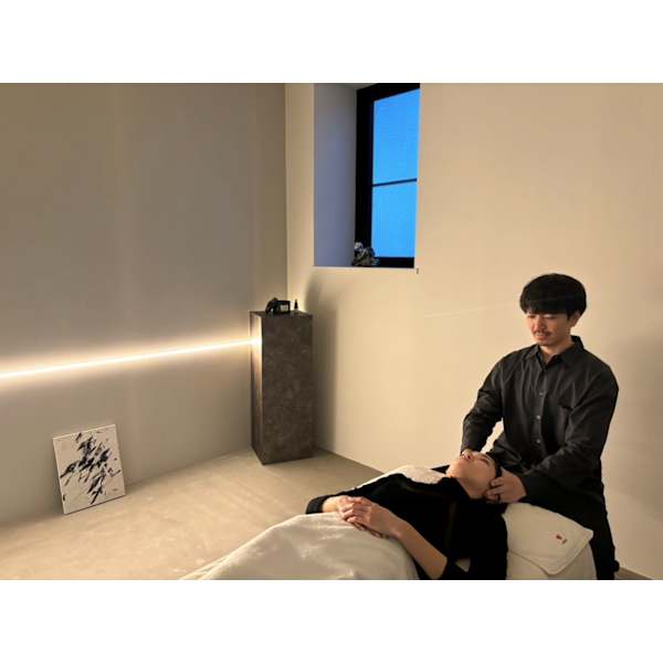 体の歪みと頭の疲れを整えたい方に　骨盤矯正＆ドライヘッドスパ　￥7700