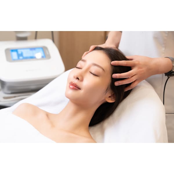 育毛・小顔・美肌・肩こりウィンバック+ポレーション極上ヘッドスパ&フェイシャル80分¥19,800