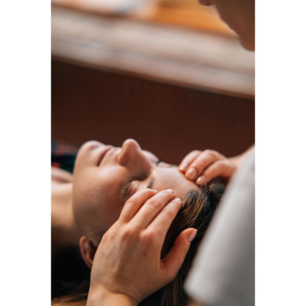 【カット＋疲れた頭をほぐします！炭酸ヘッドスパ】￥5,500