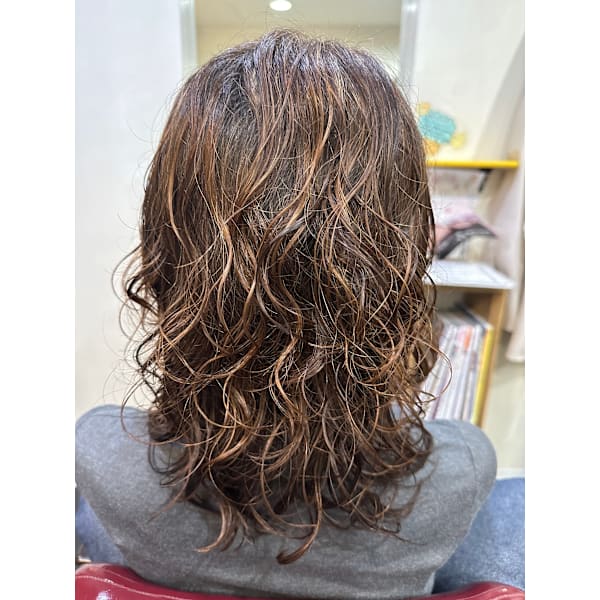 一緒に楽しみながら変身コース♪お悩みを聞きながらスタイルを決めて行きましょう!