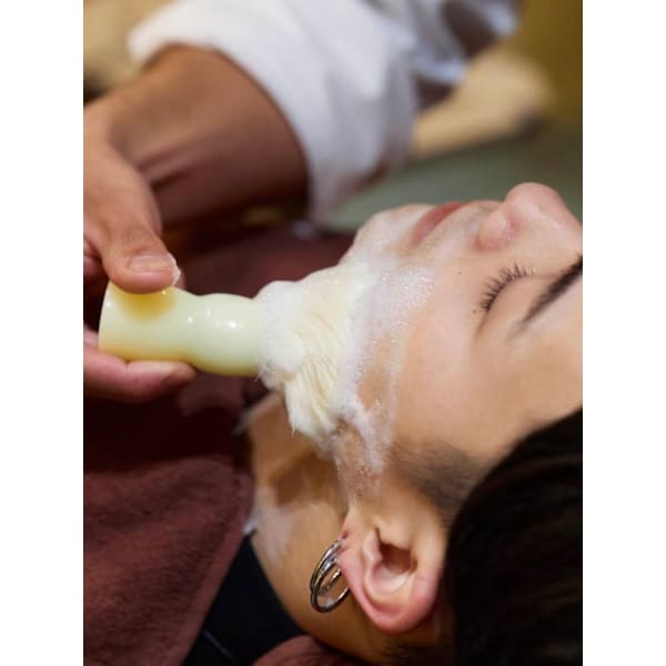 メンズケアカット+フェイスピーリング ¥5230 (シャンプー+ブロー込み)