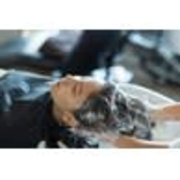 【初めての方】デザインカット+炭酸シャンプーorスパ5分　¥4800