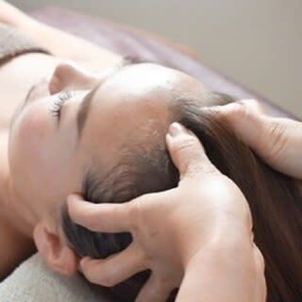 【足湯＆デコルテ付】肩こり・首こり・頭痛悩みに☆ドライヘッドスパ40分