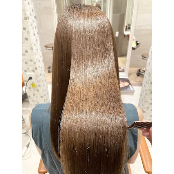 【サラ艶ストレート】小顔似合わせカット＋プラチナ縮毛矯正　￥9500