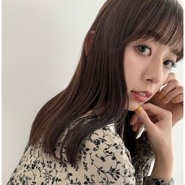 縮毛矯正 低ダメージ酸性ストレート+カット+TR 自然な仕上がり