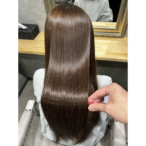 《平日限定》デザインカット+KUSHE質感改善トリートメント¥5,000