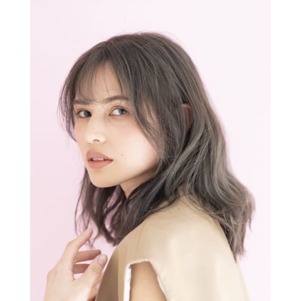 フローディアモア髪質改善カラー￥9,900～