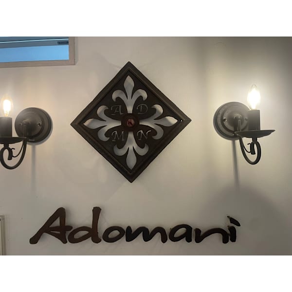 Hair Make Space Adomani