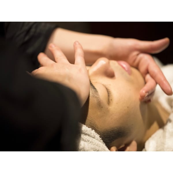 【2.3回目限定】極上肌ケア・贅沢フェイシャル顔剃りコース¥9350→¥8250