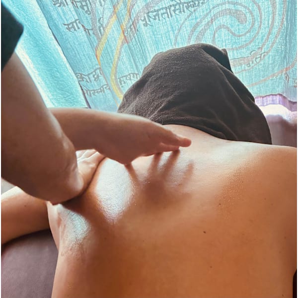 深睡眠ラグジュアリー130分(深睡眠ヘッドスパ+全身リンパor整体)13,650円 → 9,555円