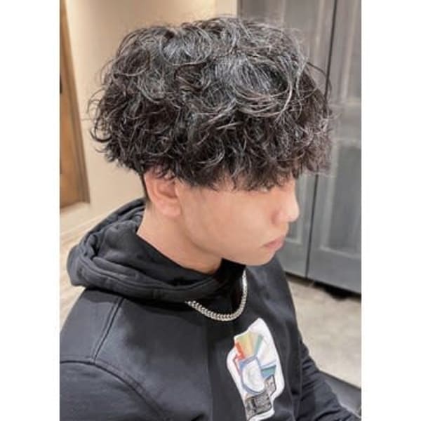 【MEN’S限定】デザインパーマ＋メンズカット ￥8,300［博多／博多駅前］