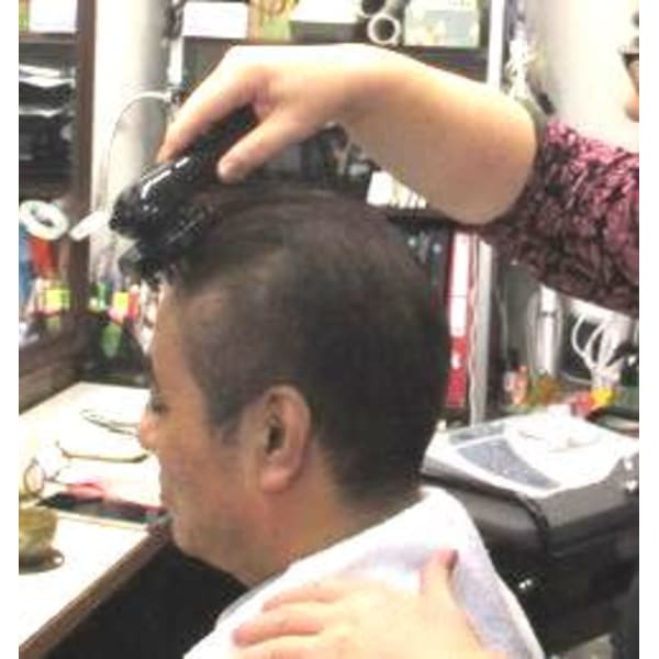 【健康的な髪で若見え】カット＋頭皮毛穴洗浄＋フェイシャル＋育毛＆血流UP。11,600→9,600円