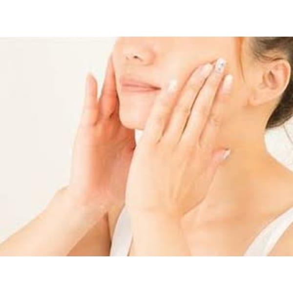 ★美白/シミ・ラティニックス管理★専門家化粧品 艶×極上美白水彩肌管理