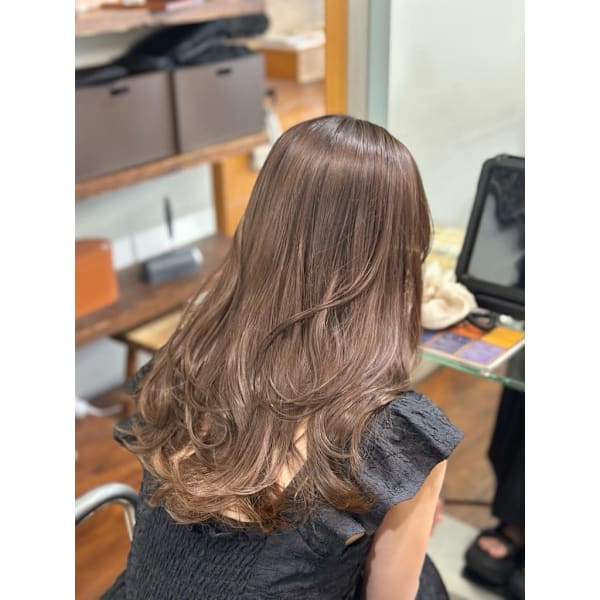 【初来店クーポン】カット(アロマスパ付）＋アヴェダカラー