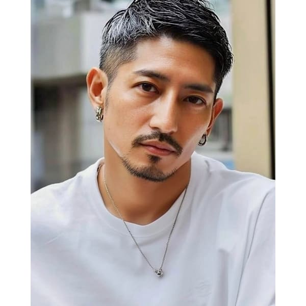 【メンズ】カット＋スカルプトリートメント＋眉カット￥6,400　[立川駅]