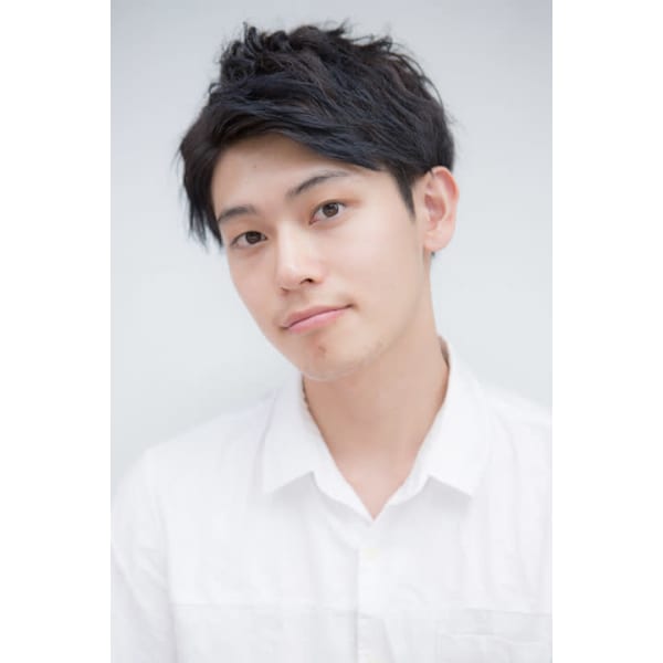 【平日限定学割 U24★30％OFF＋初回割引】デザインカット＋頭皮ケア＋眉カット  ¥4,400