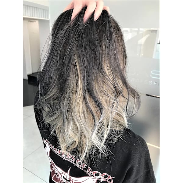 人気のクーポン！ カット＋カラー＋トリートメント付き！ 　¥11000