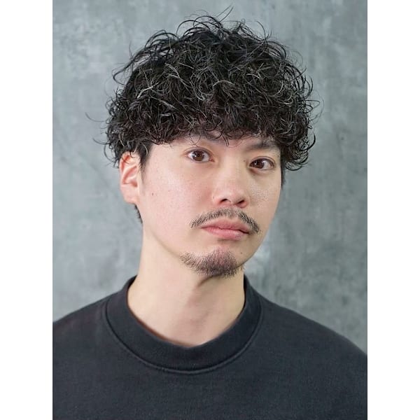 【自由自在】デザインカット＋オーダーパーマ※顔剃り無し　60分　¥11660