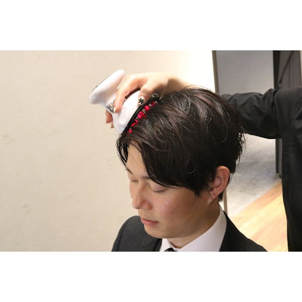《育毛促進体験コース》頭皮カウンセリング・頭皮クレンジング・幹細胞上清液塗布・ＬＥＤポレーション