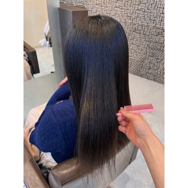 〈サラツヤ縮毛矯正〉カット＋全体ストレート