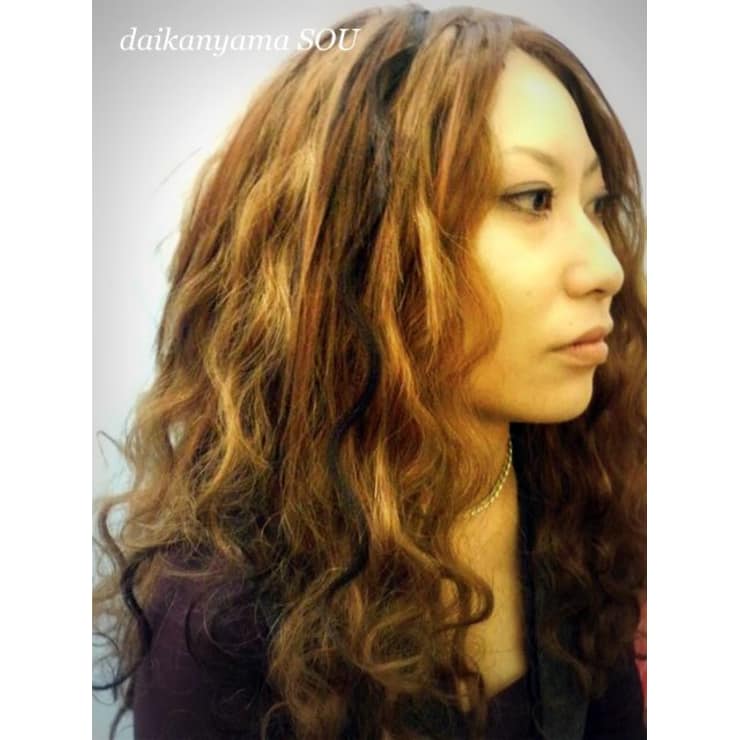 ゴージャス エクステンションウェーブ Daikanyama Sou ダイカンヤマ ソウ のヘアスタイル 美容院 美容室を予約するなら楽天ビューティ