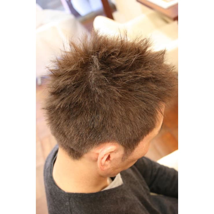 短すぎない おしゃれボウズ アッシュのカラーリング Hair Qril ヘア クリル のヘアスタイル 美容院 美容室を予約するなら楽天ビューティ