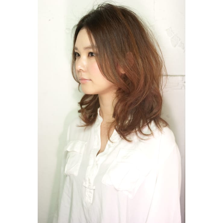 ふんわりカールミディアム Anti アンティ のヘアスタイル 美容院 美容室を予約するなら楽天ビューティ