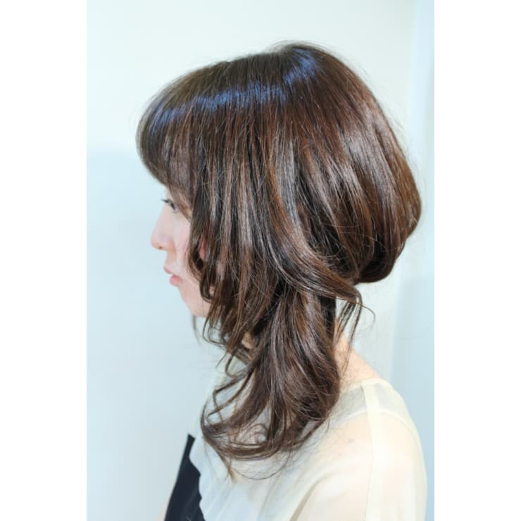 ふわふわカールのボブ風アレンジ Brooch ブローチ のヘアスタイル 美容院 美容室を予約するなら楽天ビューティ