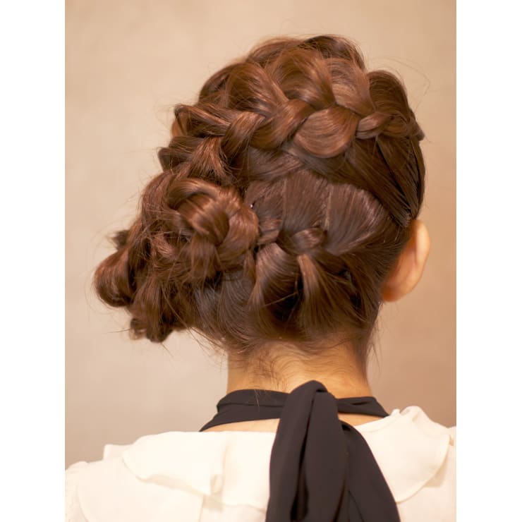 編み込みがかわいいパーティーヘアアレンジ Bekku Hair Salon ベックヘアサロン のヘアスタイル 美容院 美容室を予約するなら楽天ビューティ