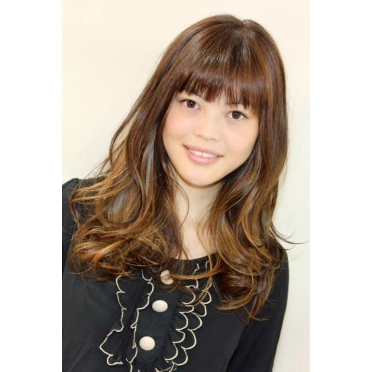 ヨンア風ロングスタイル Brooch ブローチ のヘアスタイル 美容院 美容室を予約するなら楽天ビューティ