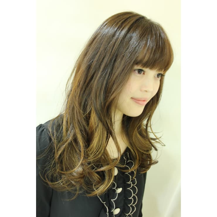 ヨンア風ロングスタイル Brooch ブローチ のヘアスタイル 美容院 美容室を予約するなら楽天ビューティ
