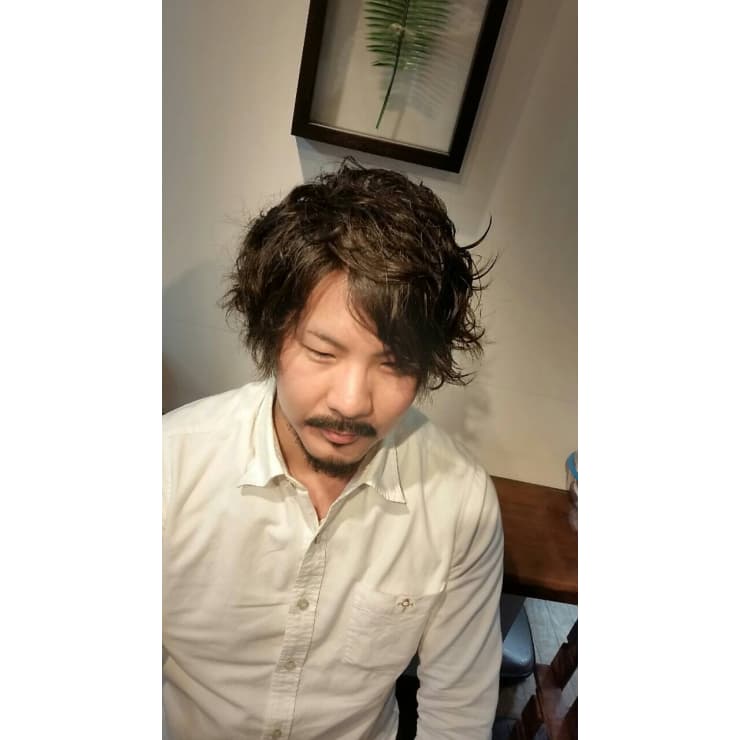 大人ミディアムワイルドパーマ Chuzan チューザン のヘアスタイル 美容院 美容室を予約するなら楽天ビューティ