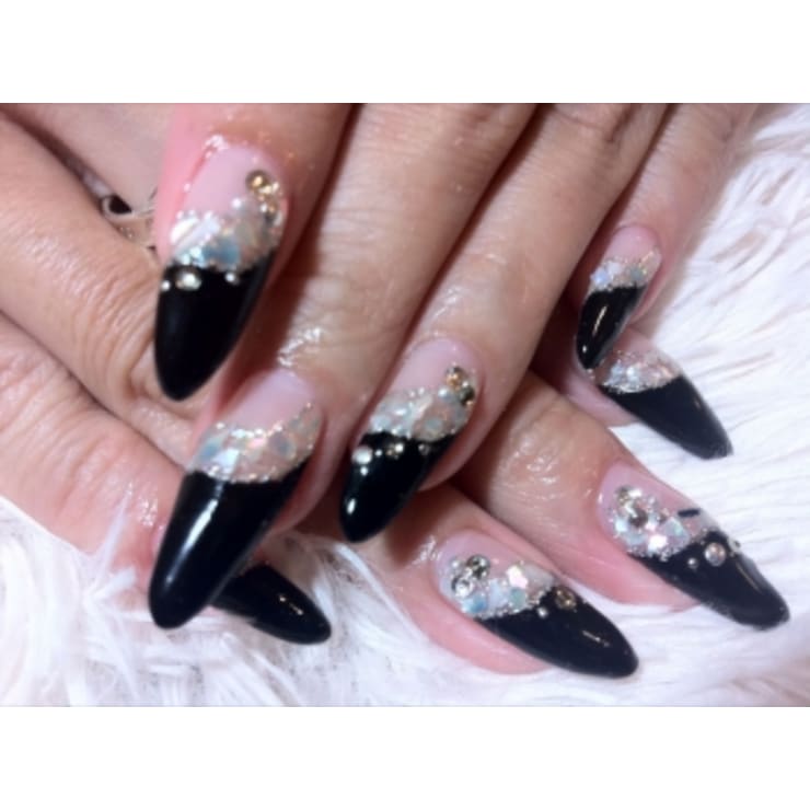 大人キラキラ スカルプnail 7 ナナドシー のネイルデザイン ネイル まつげサロンを予約するなら楽天ビューティ