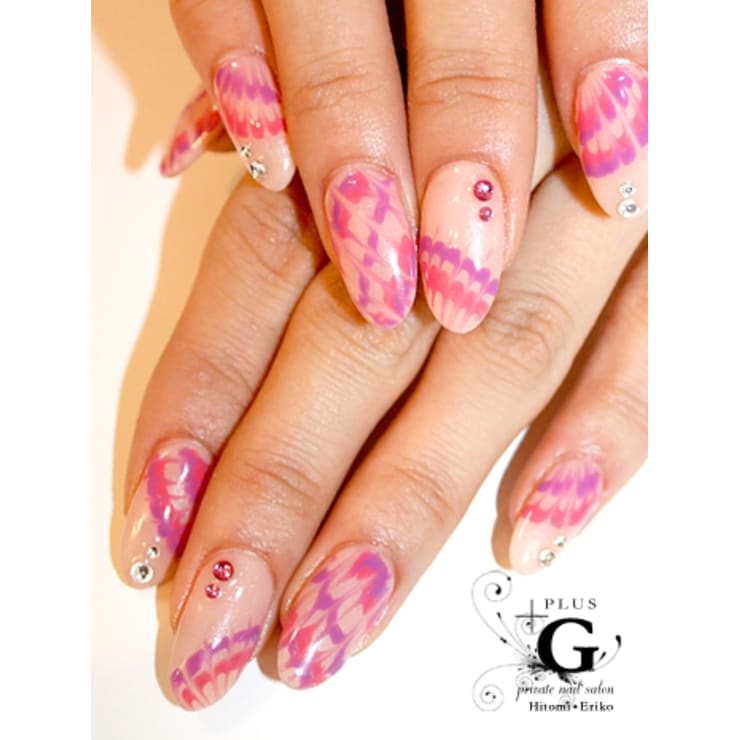 エレガントな大人のピーコック Plusg プラスジー のネイルデザイン ネイル まつげサロンを予約するなら楽天ビューティ